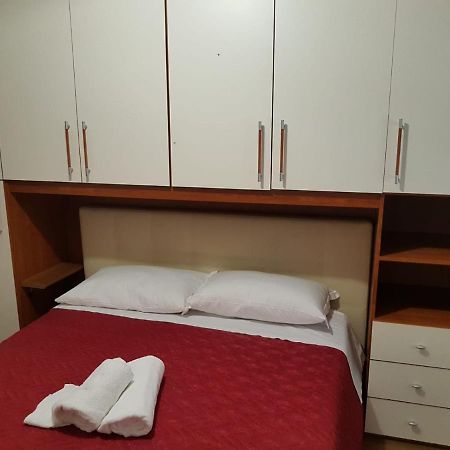 B&B Domus Ubaldi Rome Buitenkant foto